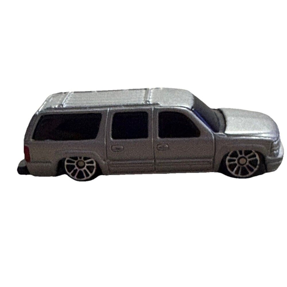 Maisto Gun Metal Grey '01 Chevrolet Suburban Lowrider Loose Diecast 1:64
